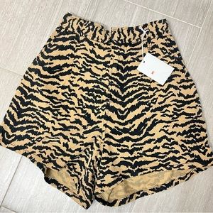 Good American Animal Print High Waist Aline Tencel Shorts in Brown Zebra Sz 0
